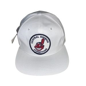 Vintage 90s Cleveland Indians Central Division Champions Patch Snapback Hat